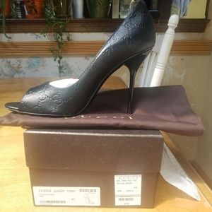 Gucci Open Toe Leather pump